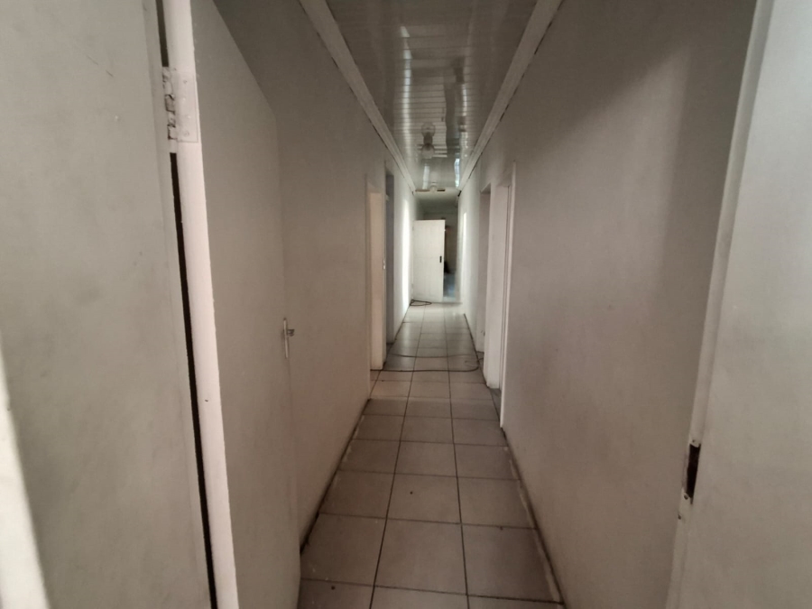 5 Bedroom Property for Sale in Oos Einde North West